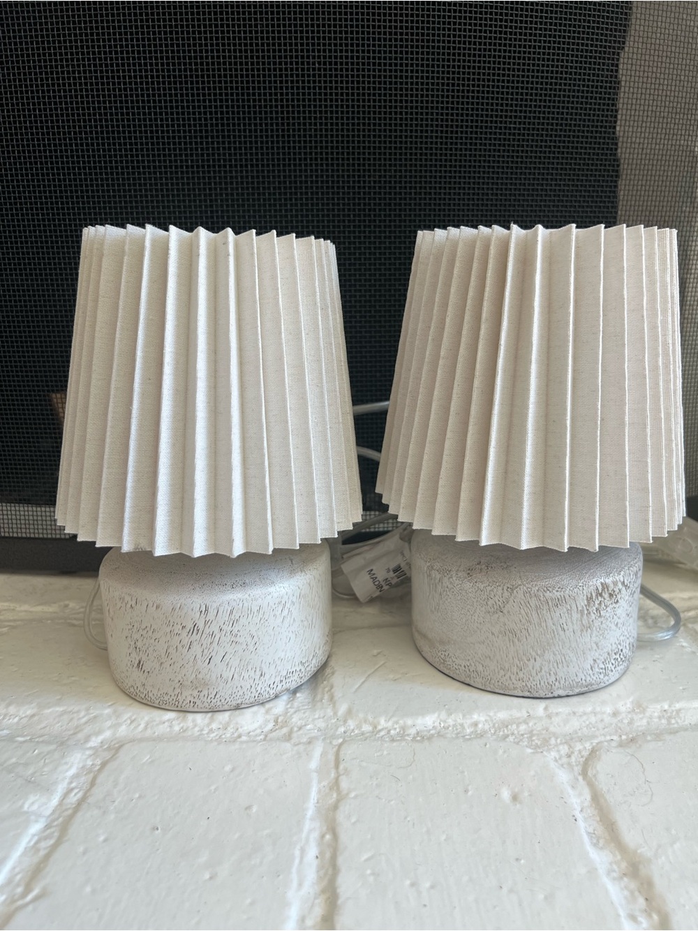 Set of 2 White Pleated Table Lamps